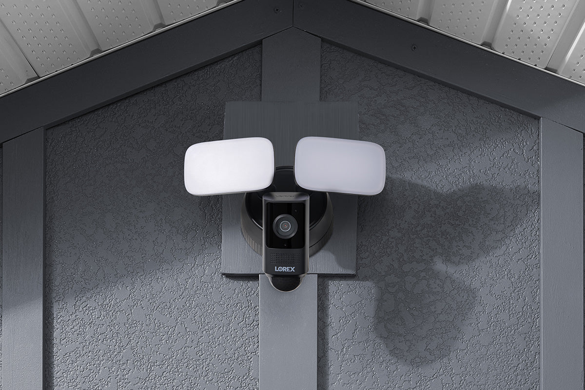 Lorex 2K Wi-Fi Floodlight Security Camera (32GB, Black, Open Box)